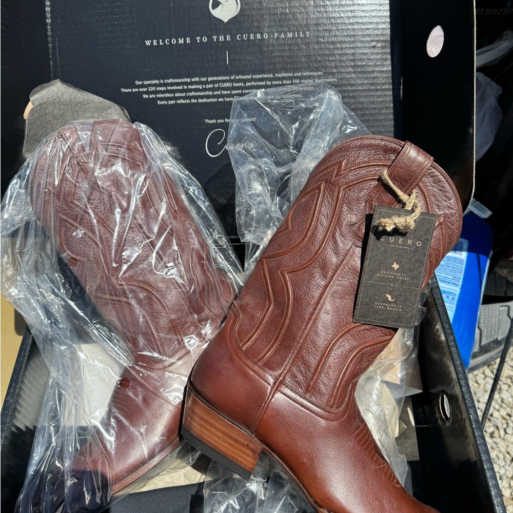 Cue Cognac Heeled Boots with Classic Western Design